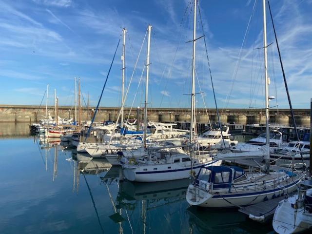 Seascape - Floating Home At Brighton Marina With Free Parking Exterior foto